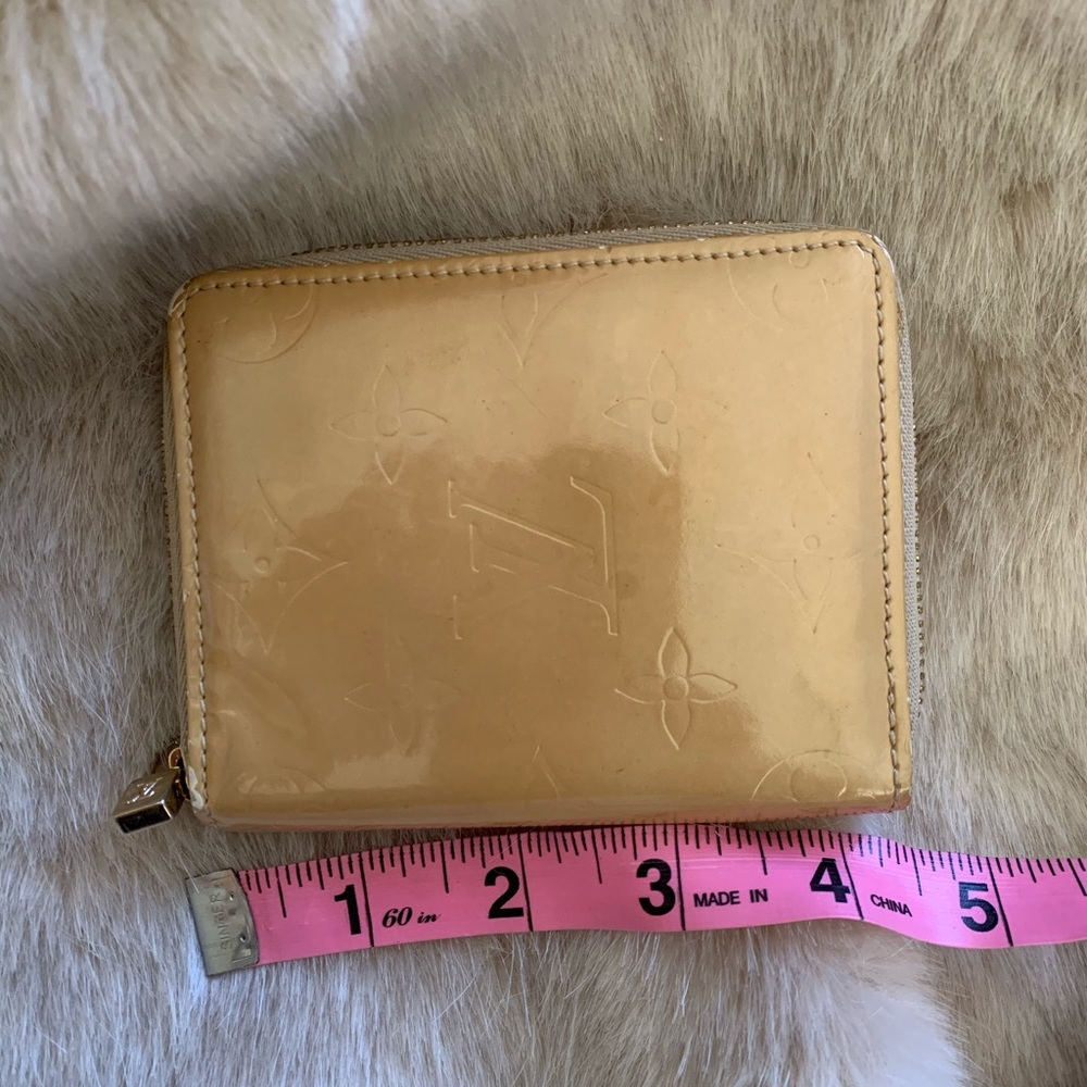 LV vernis compact wallet